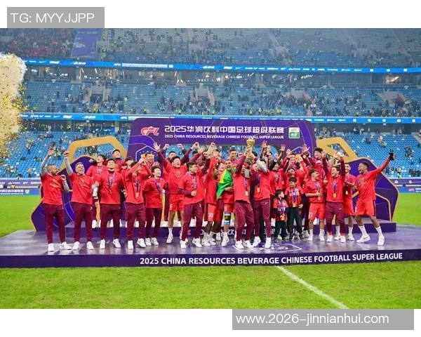 元旦佳节到来之际上海海港足球俱乐部向大家致以诚挚的感谢与美好祝福