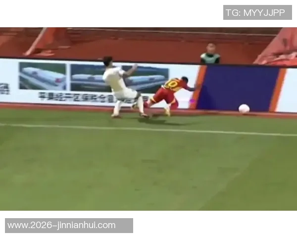 朱艺对阿萨莫阿遭遇表示心痛并呼吁中足联制定广告牌设置规范